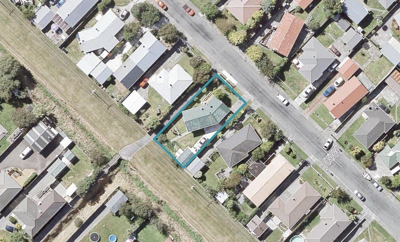 51 Karamu Crescent, Wainuiomata, Lower Hutt - Carousel 1