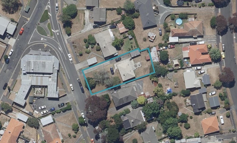 6 Plunket Terrace, Hamilton East, Hamilton - Carousel 1