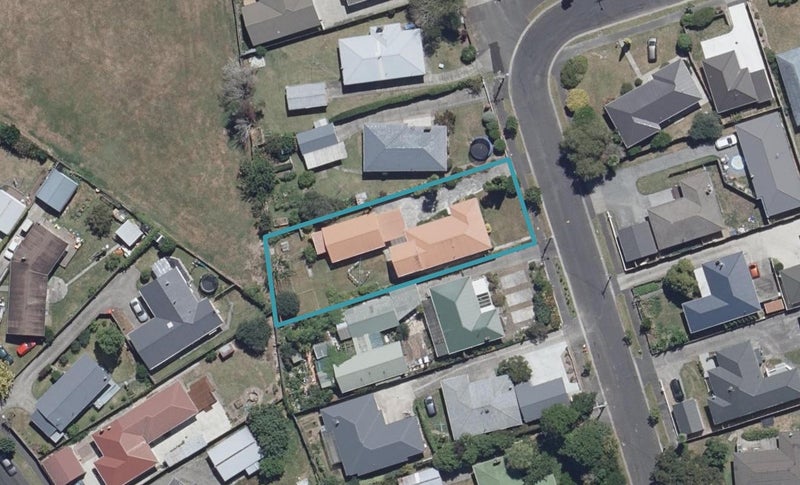 21 Fenwick Crescent, Hillcrest, Hamilton - Carousel 1