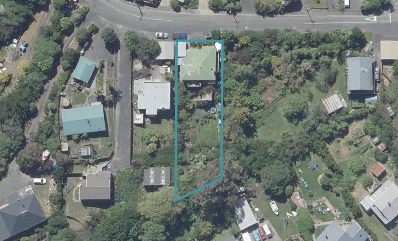 8 McIntosh Road, Brighton, Dunedin - Carousel 1