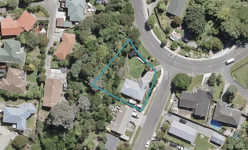 35 Holborn Drive, Stokes Valley, Lower Hutt - Carousel 1