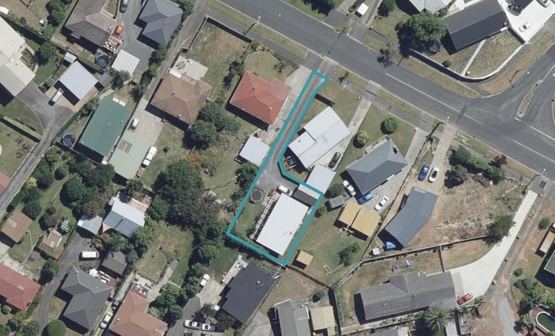 36A Glenview Terrace, Glenview, Hamilton - Carousel 1