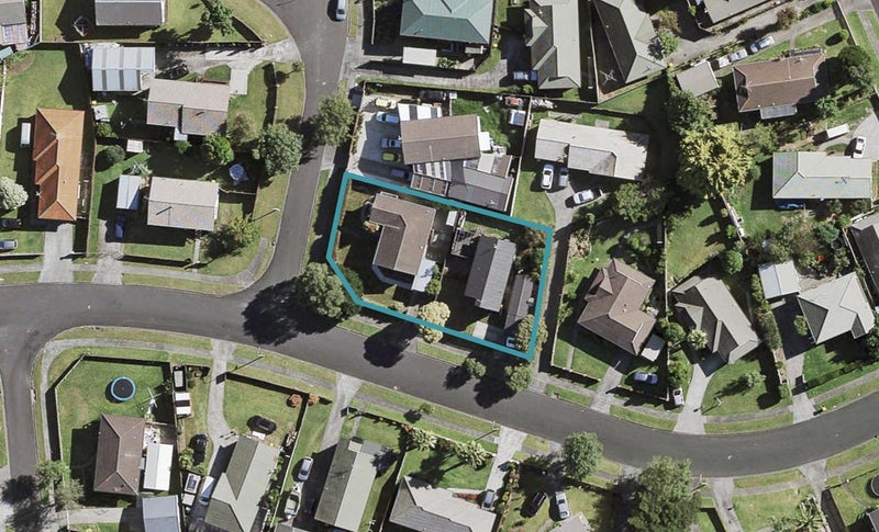2/9 BERNINA PLace, Weymouth, Auckland - Carousel 1