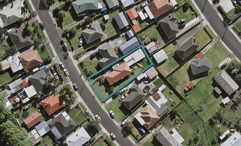 13 Harwood Crescent, Otara, Auckland - Carousel 1