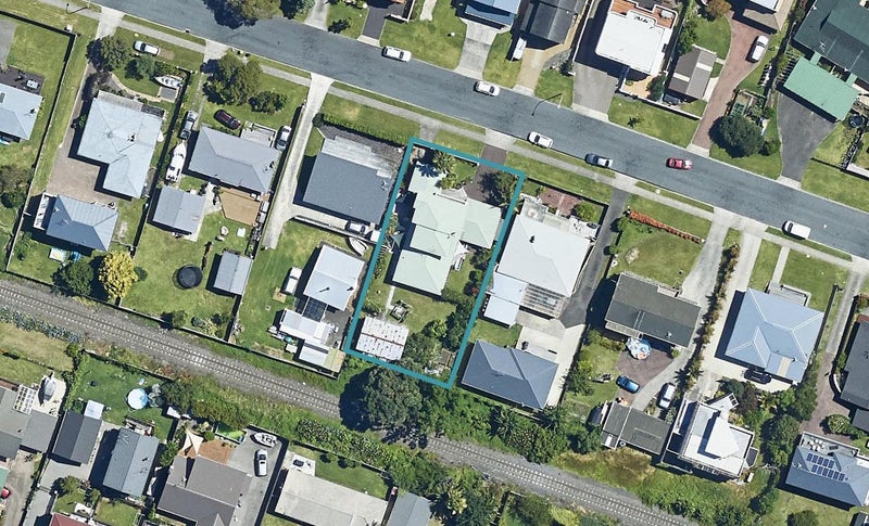 12 Kulim Avenue, Otumoetai, Tauranga - Carousel 1