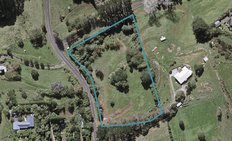 135 Veale Road, Ridgewood, New Plymouth - Carousel 1