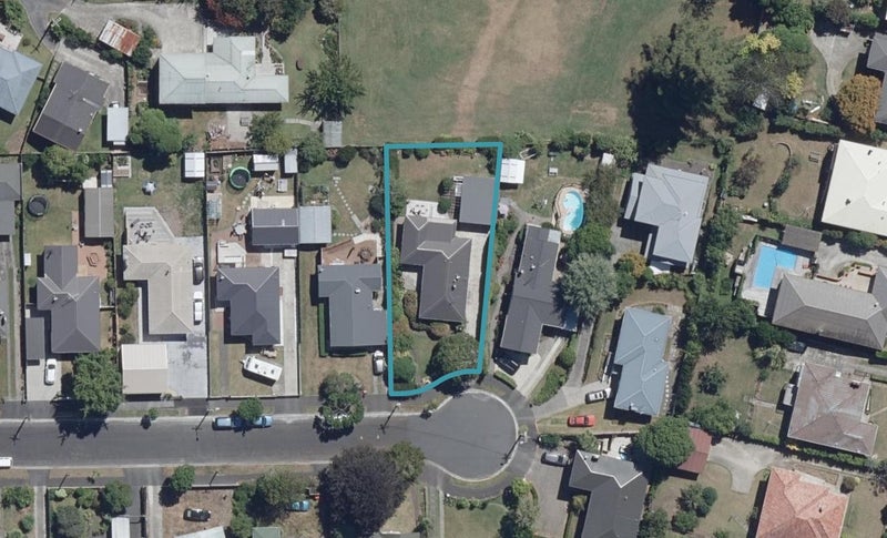 17 Vine Street, Hillcrest, Hamilton - Carousel 1