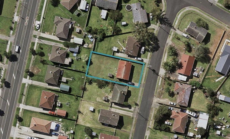 5 Featherston Crescent, Otara, Auckland - Carousel 1
