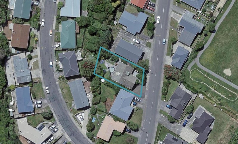 18 Truscott Avenue, Johnsonville, Wellington - Carousel 1