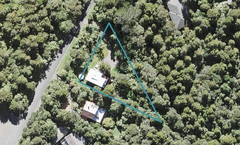 777 Scenic Drive, Henderson Valley, Auckland - Carousel 1