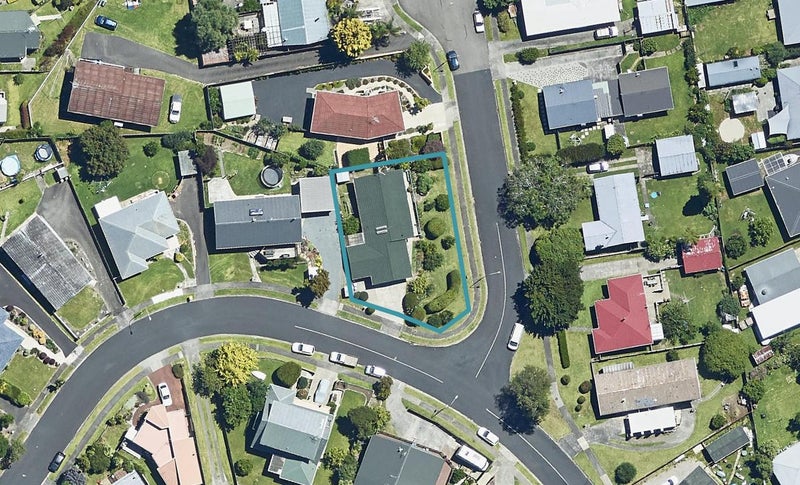 11 Grosmont Terrace, Brookfield, Tauranga - Carousel 1