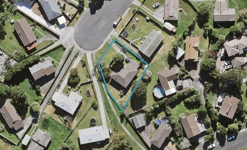 32 Rena Place, West Harbour, Auckland - Carousel 1