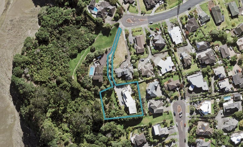 34 Strathnaver Crescent, Lynfield, Auckland - Carousel 1