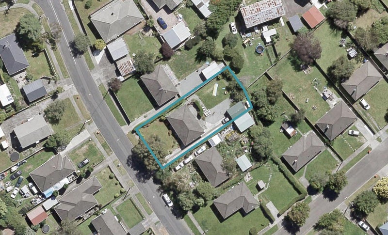 28 Davis Crescent, Elderslea, Upper Hutt - Carousel 1