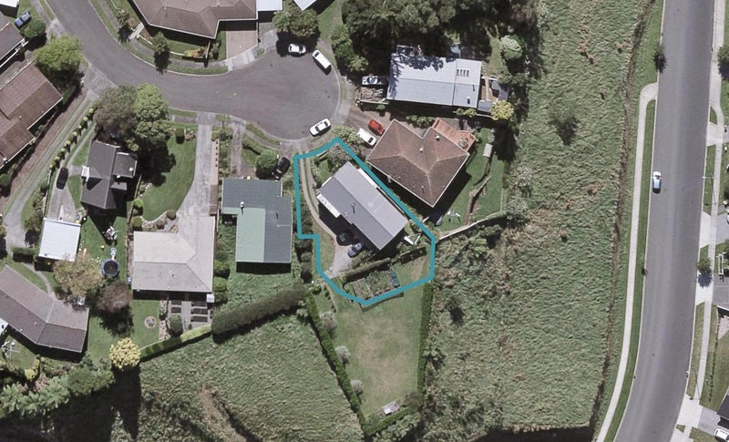 11 Alpine GR, Upper Vogeltown, New Plymouth - Carousel 1