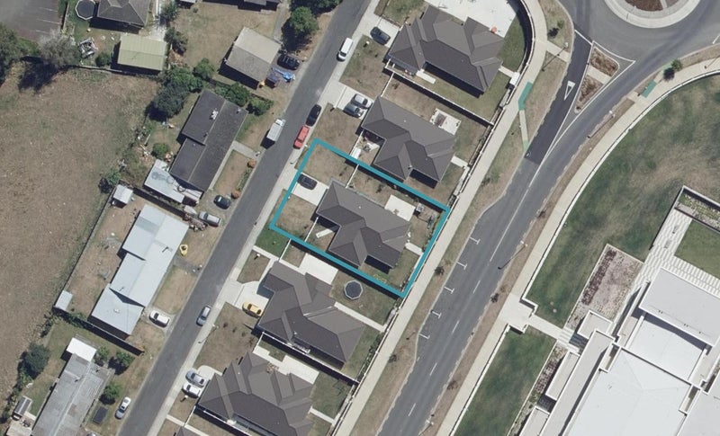 2025 Wade Lane, Temple View, Hamilton - Carousel 1