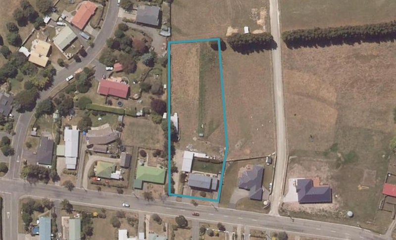 29 Charles Street, Weston, Oamaru - Carousel 1
