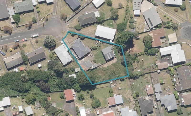 24 Andrews Place, Gonville, Whanganui - Carousel 1
