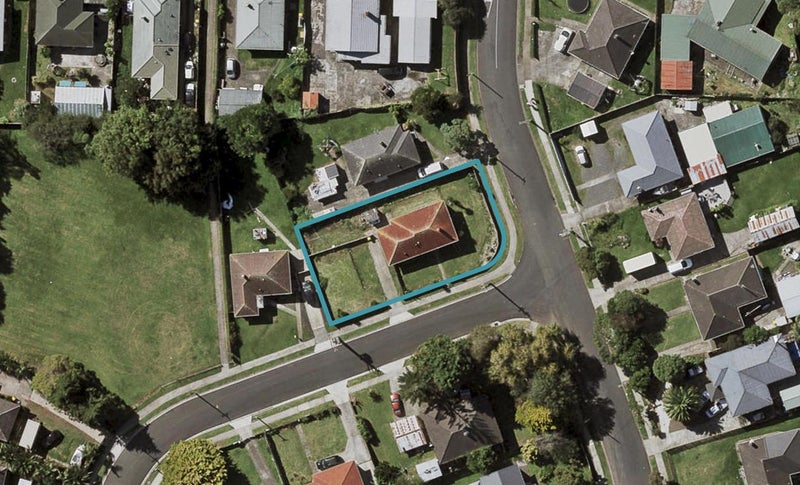 1 Clutha Crescent, Clover Park, Auckland - Carousel 1