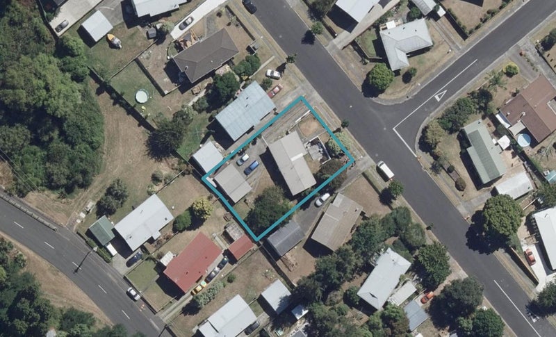 7 Riley Place, Fitzroy, Hamilton - Carousel 1
