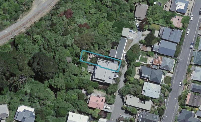 2D Leslie Street, Wadestown, Wellington - Carousel 1