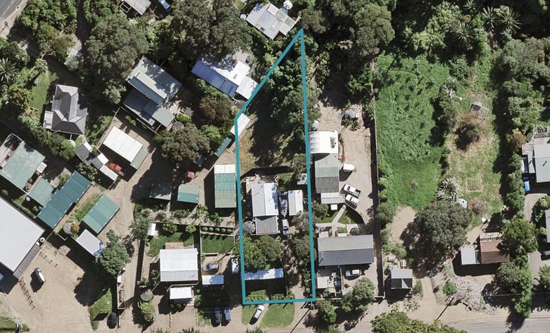 8A Putiki Road, Ostend, Waiheke Island - Carousel 1
