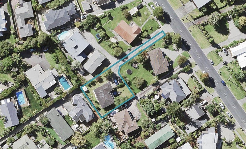 28 Lyons Avenue, Murrays Bay, Auckland - Carousel 1