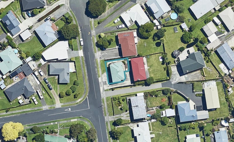 17A Warwick Place, Brookfield, Tauranga - Carousel 1