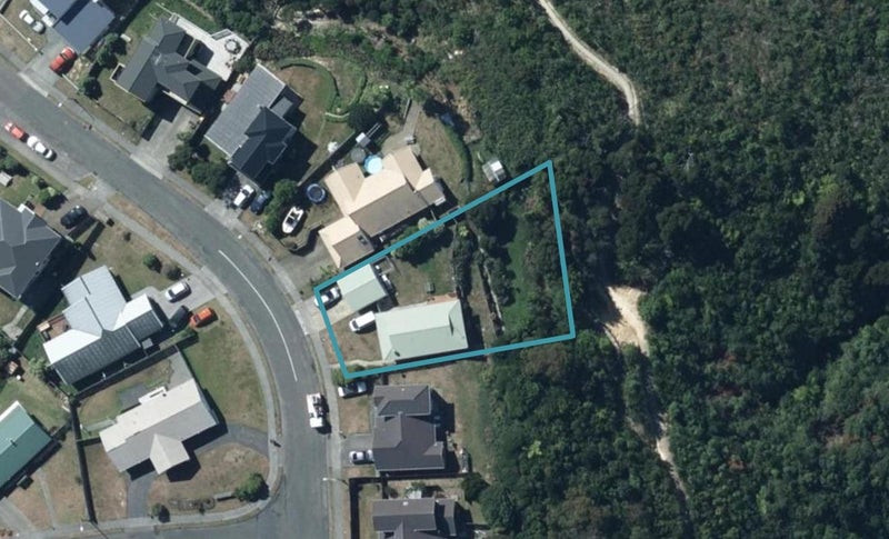 12 Doncaster Terrace, Ascot Park, Porirua - Carousel 1