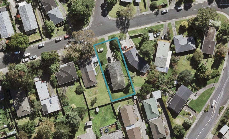 1/10 Ayton Drive, Tōtara Vale, Auckland - Carousel 1
