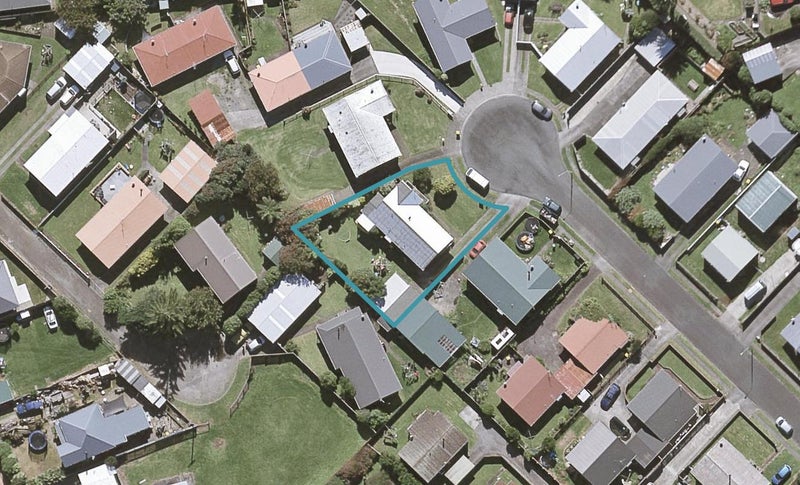 13 Naumai Place, Spotswood, New Plymouth - Carousel 1