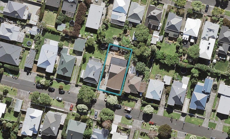 8 Ward Terrace, Sandringham, Auckland - Carousel 1