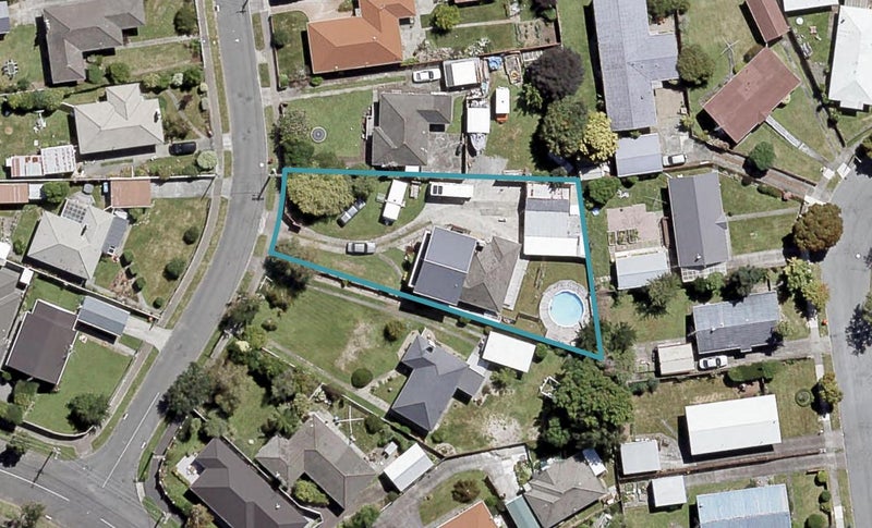 5 Robertson Street, Elderslea, Upper Hutt - Carousel 1