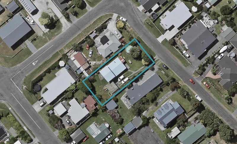 4 Hohiria Street, Waikanae Beach, Waikanae - Carousel 1