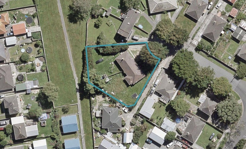 4/3 Whiteman Grove, Taita, Lower Hutt - Carousel 1