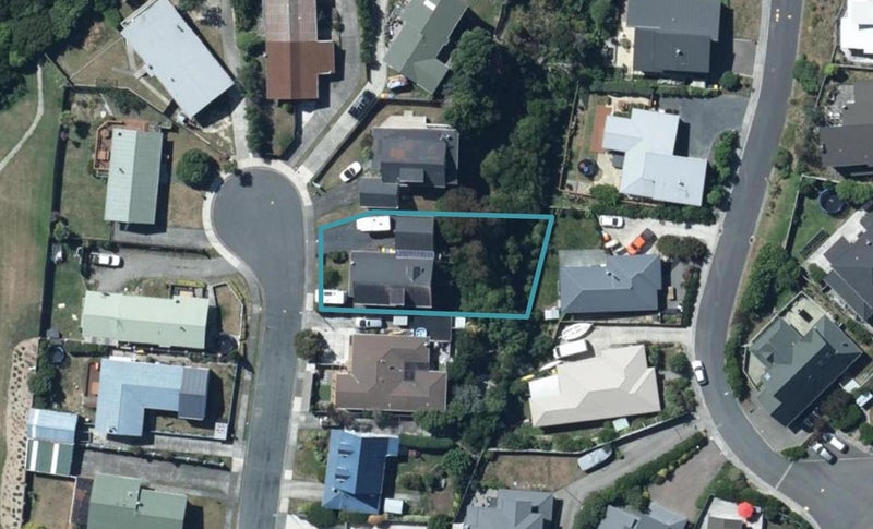 12 Trispen Place, Camborne, Porirua - Carousel 1