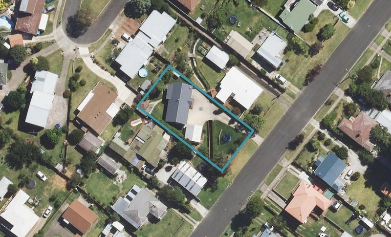 8 Elsthorpe Avenue, Mangapapa, Gisborne - Carousel 1