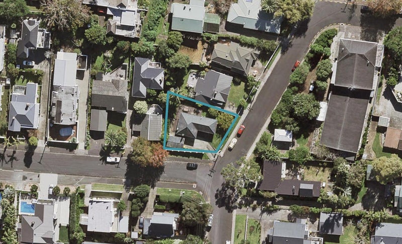 28 Alfred Street, Northcote Point, Auckland - Carousel 1