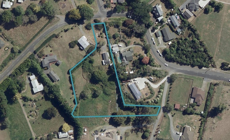 77 Foster Road, Temple View, Hamilton - Carousel 1