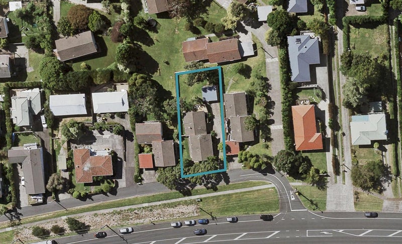 1/247 Wairau Road, Totara Vale, Auckland - Carousel 1