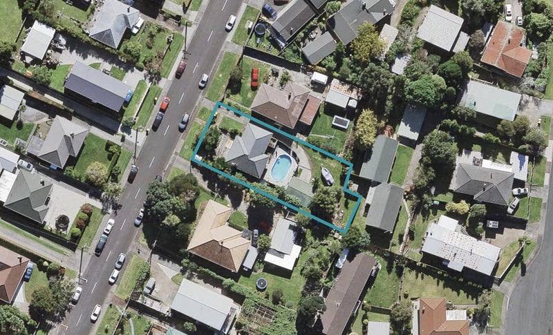 7/139 Tirimoana Road, Te Atatu South, Auckland - Carousel 1