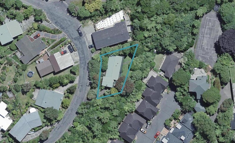 32 David Crescent, Karori, Wellington - Carousel 1