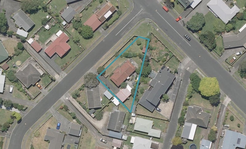 1 Sheffield Place, Springvale, Whanganui - Carousel 1