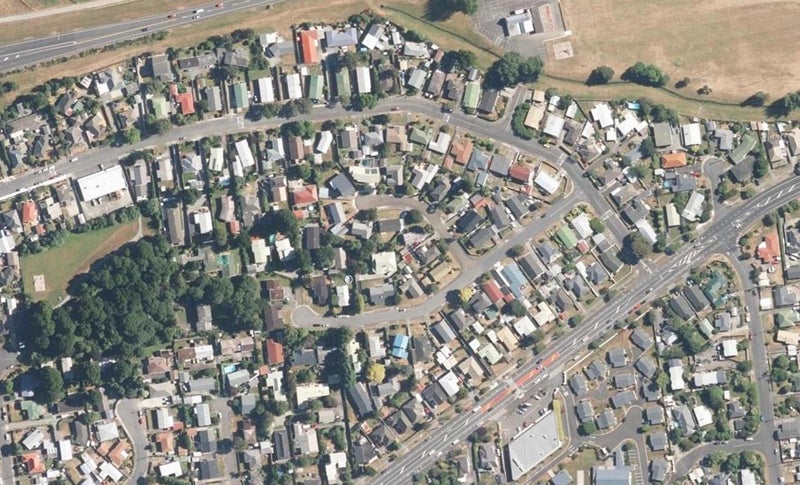 2C Snell Grove, Clouston Park, Upper Hutt - Carousel 1