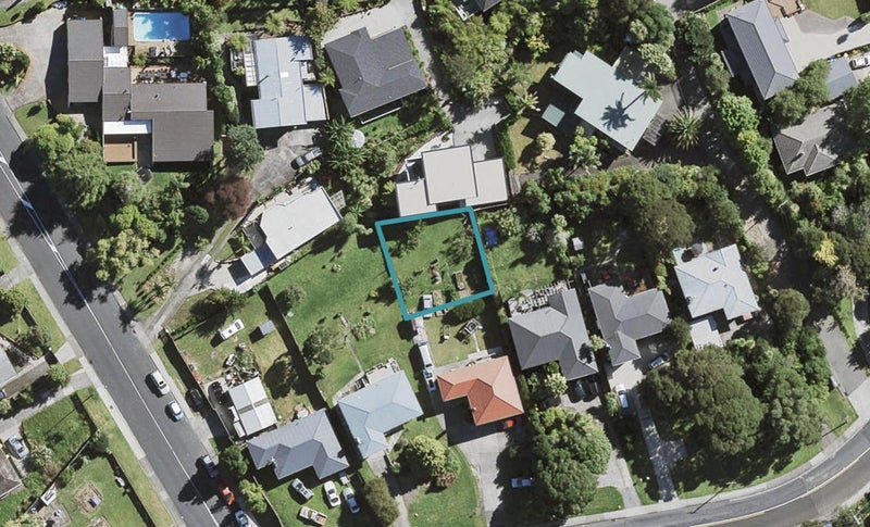 45B Atkinson Road, Titirangi, Auckland - Carousel 1