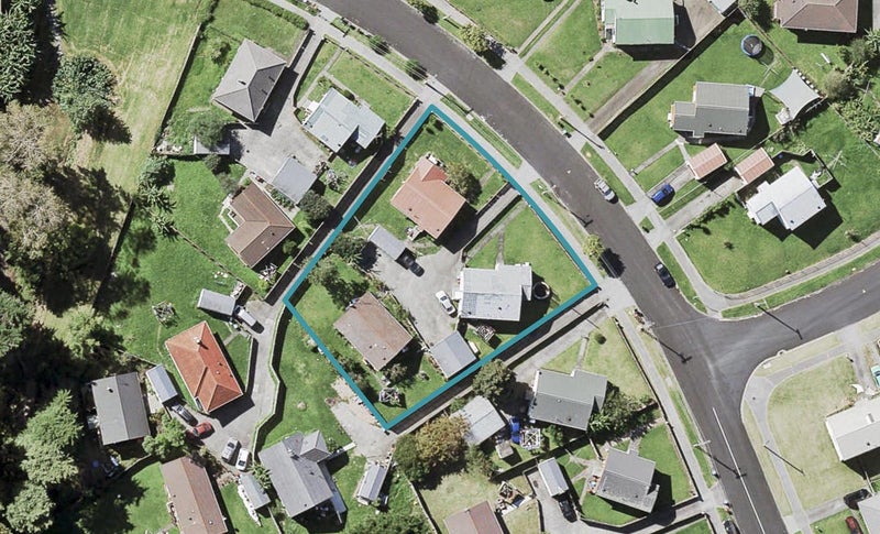 43 Leybourne Circle, Glen Innes, Auckland - Carousel 1