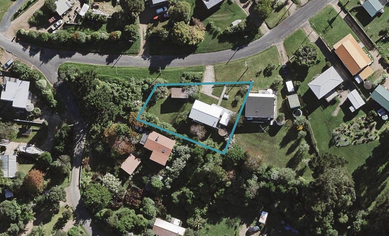 2 Marine View Road, Onetangi, Waiheke Island - Carousel 1