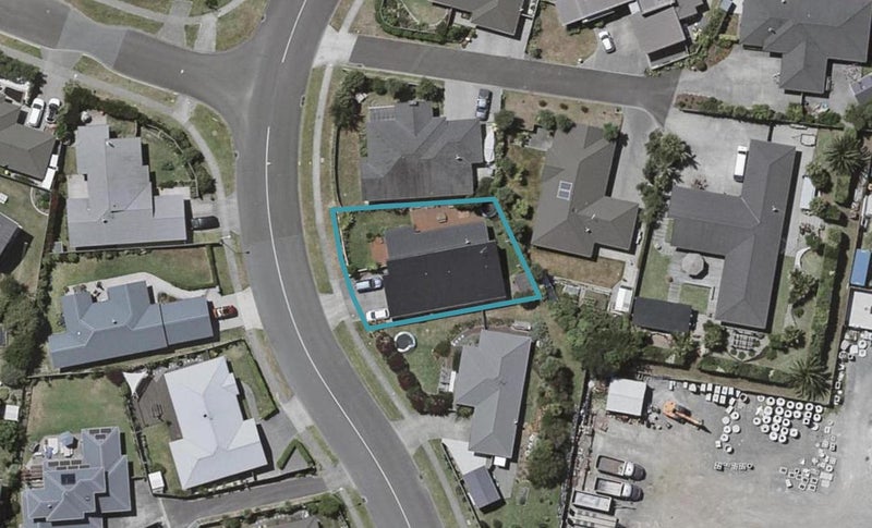 46 Hillcrest Road, Raumati Beach, Paraparaumu - Carousel 1