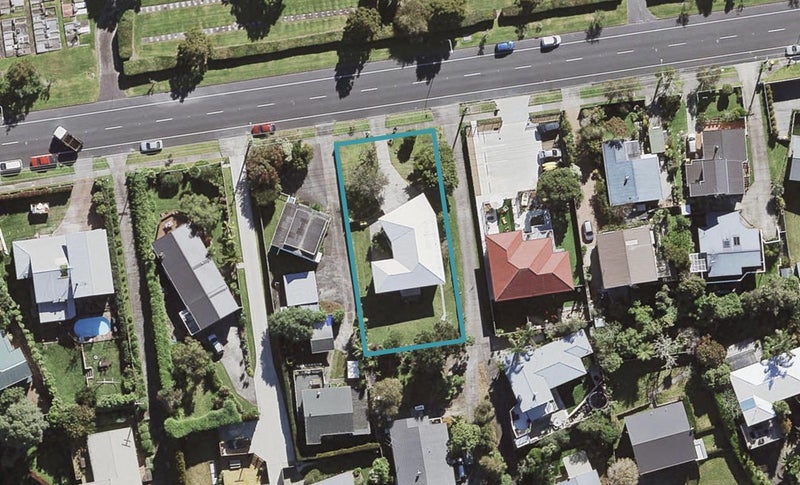 211 Eskdale Road, Birkenhead, Auckland - Carousel 1