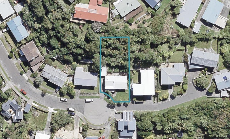 10 Laburnum Grove, Maungaraki, Lower Hutt - Carousel 1